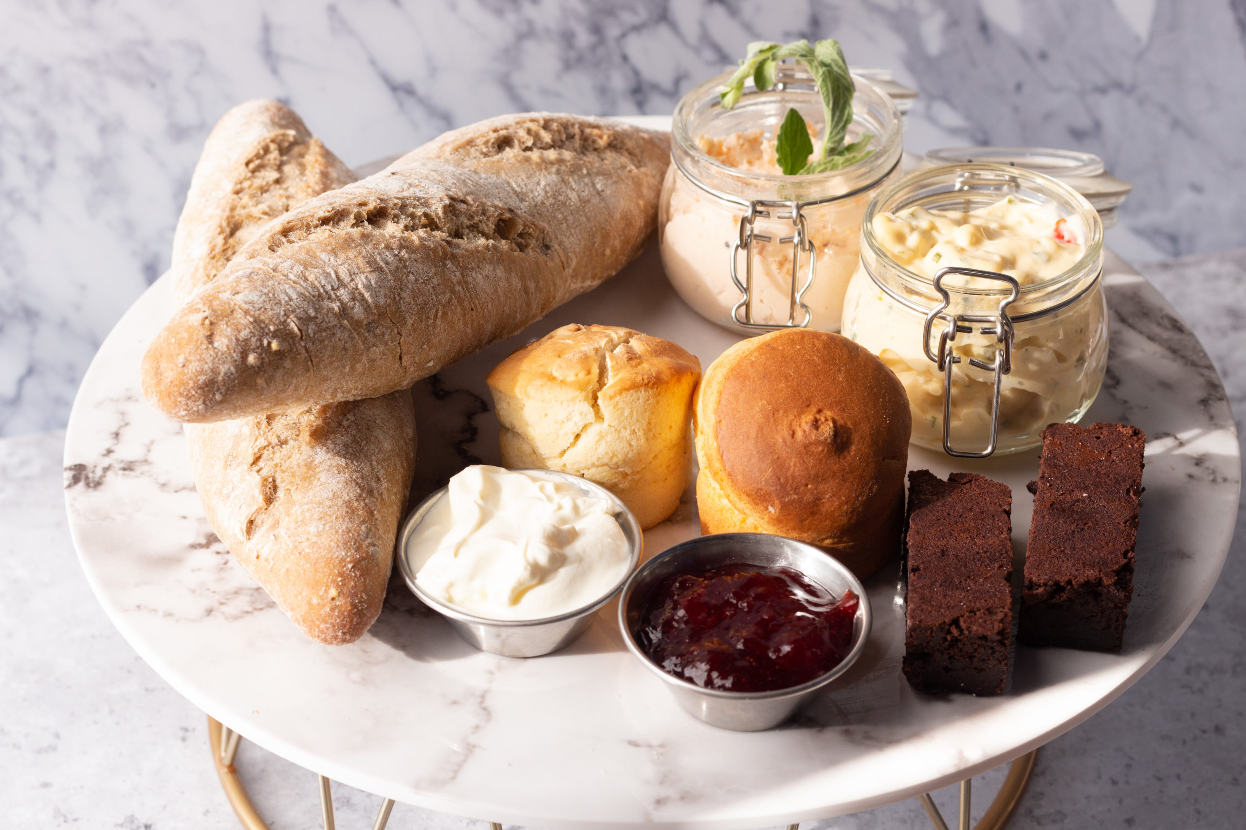 High Tea standaard 04.03.2021 (Fles&Mes)