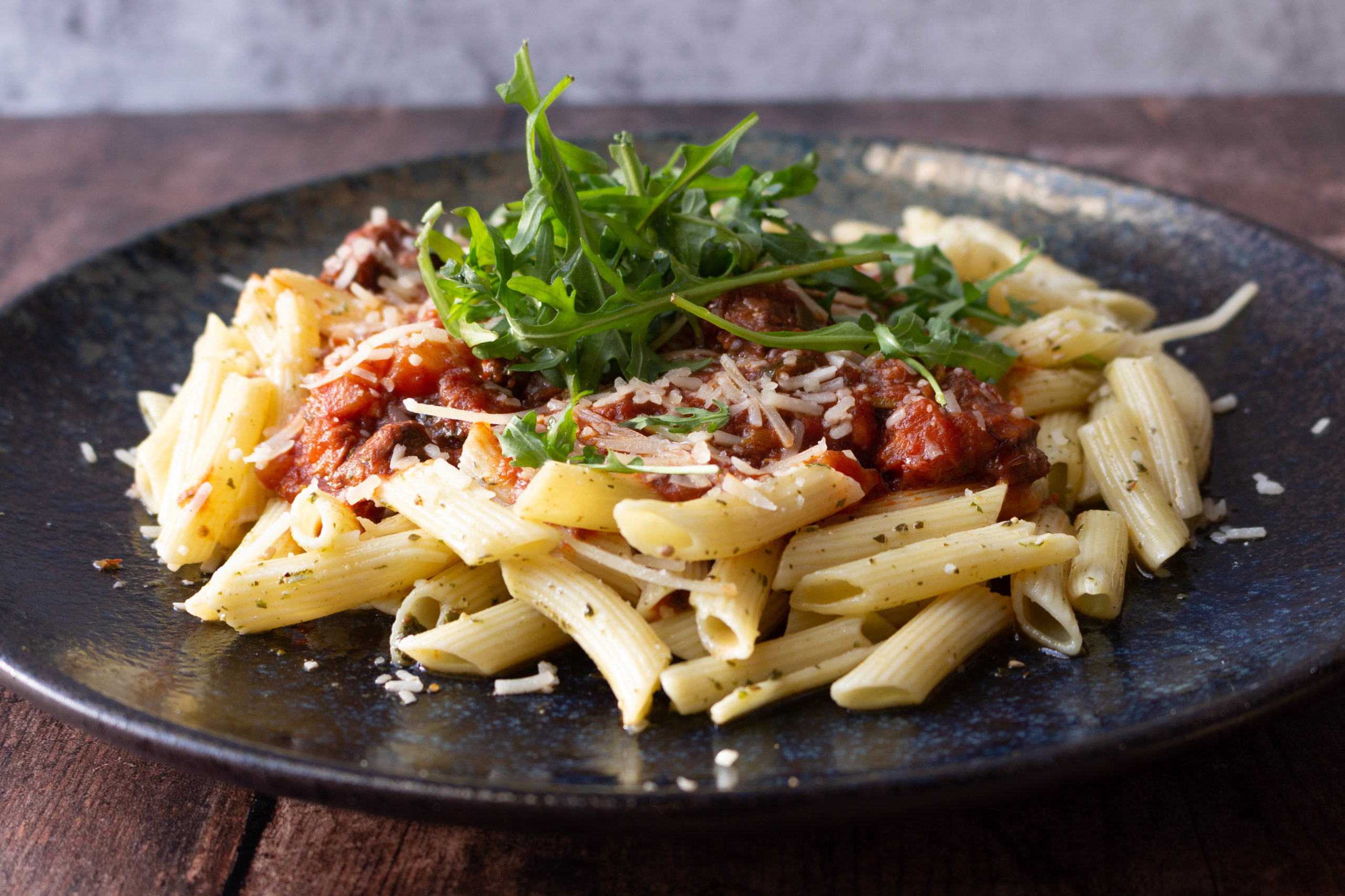 Pasta met spezzatino saus 01 2021 (Fles&Mes)_